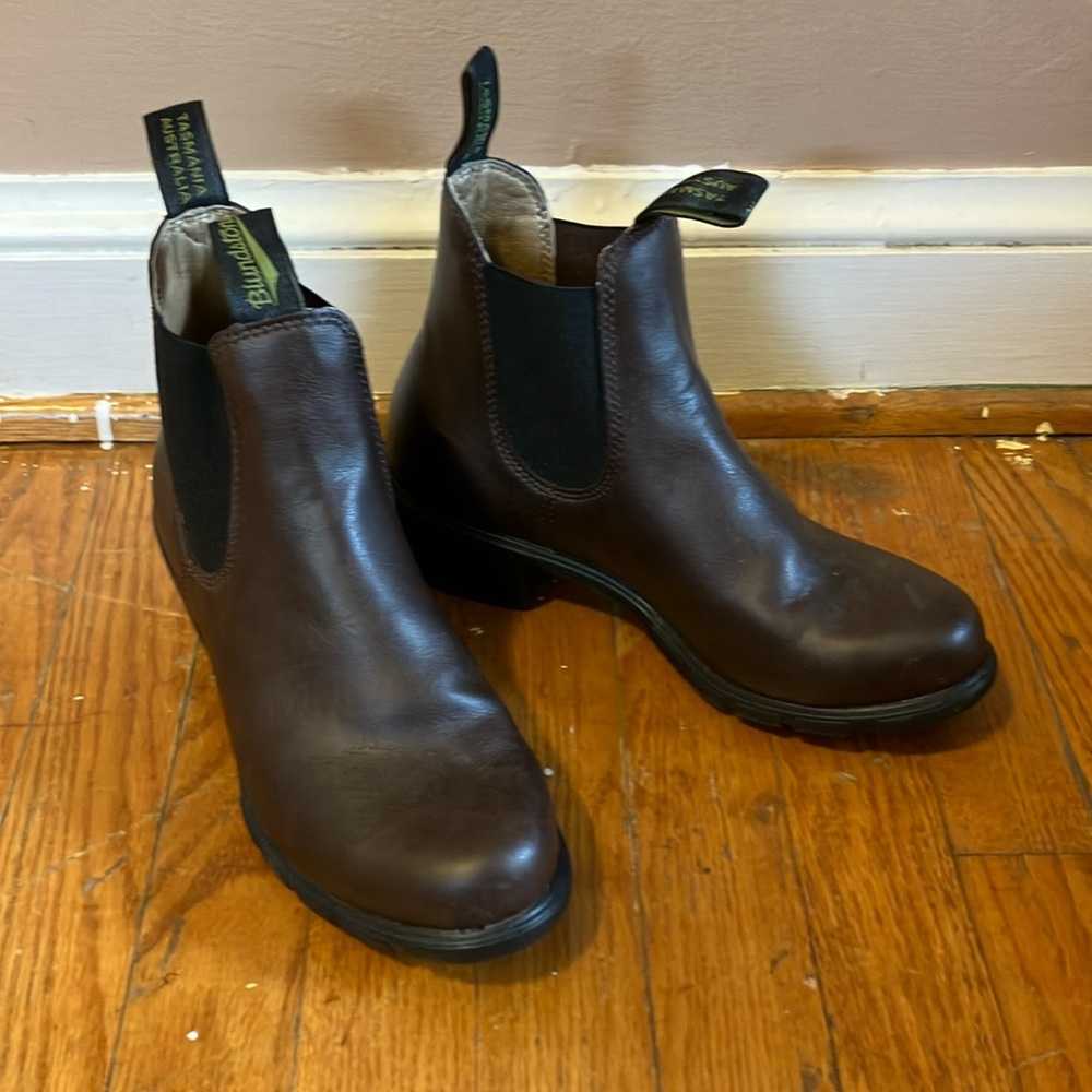 BLUNDSTONE Vegan #2232 Heeled Boots Women’s sz 8